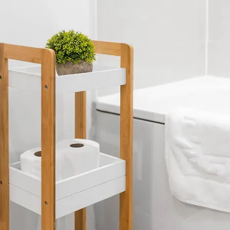 Apartman Large Centre - Balcony - Free Wifi & Netflix 85s *